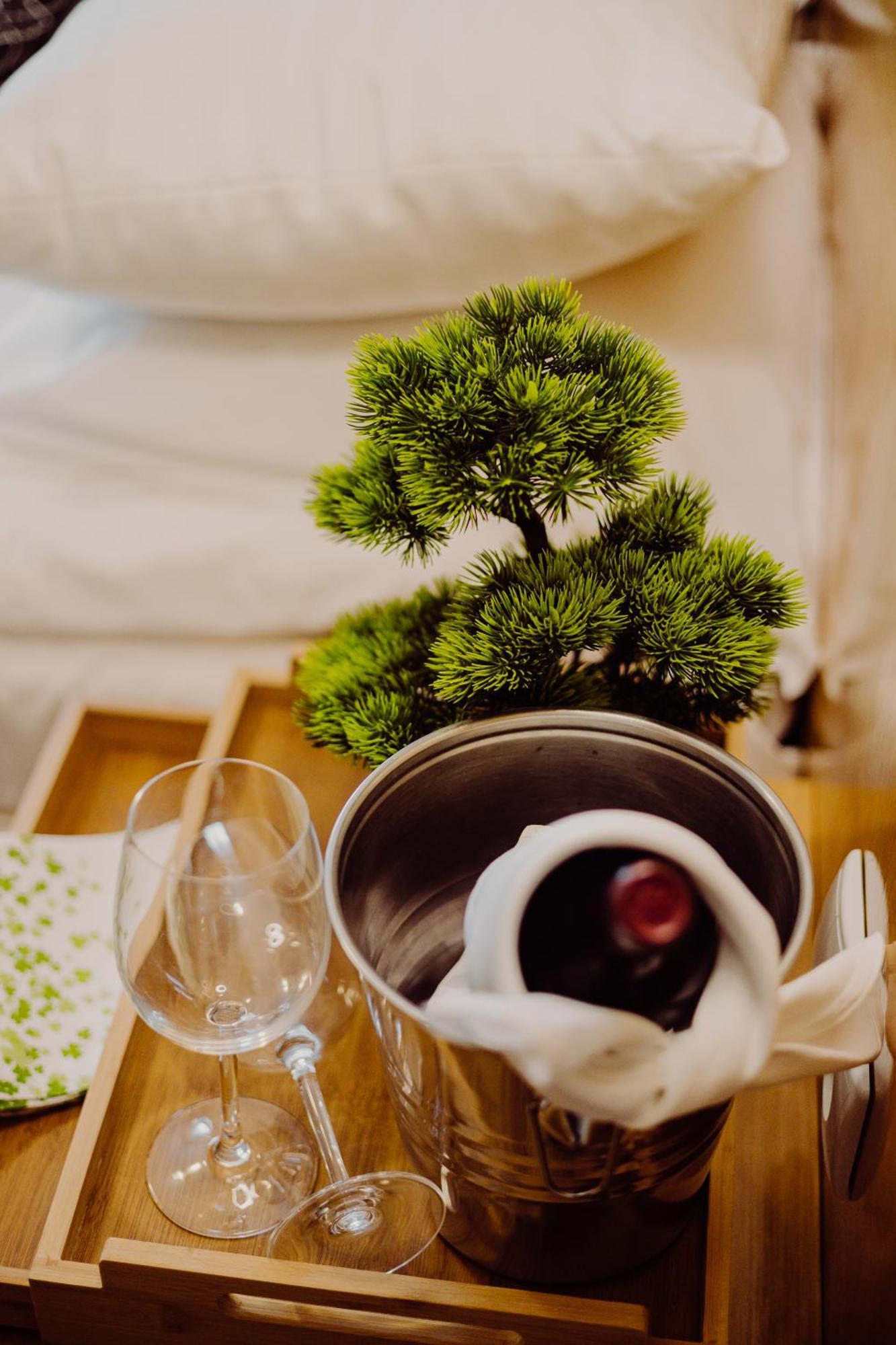 Hotel Bonsai นิเอมจา ภายนอก รูปภาพ