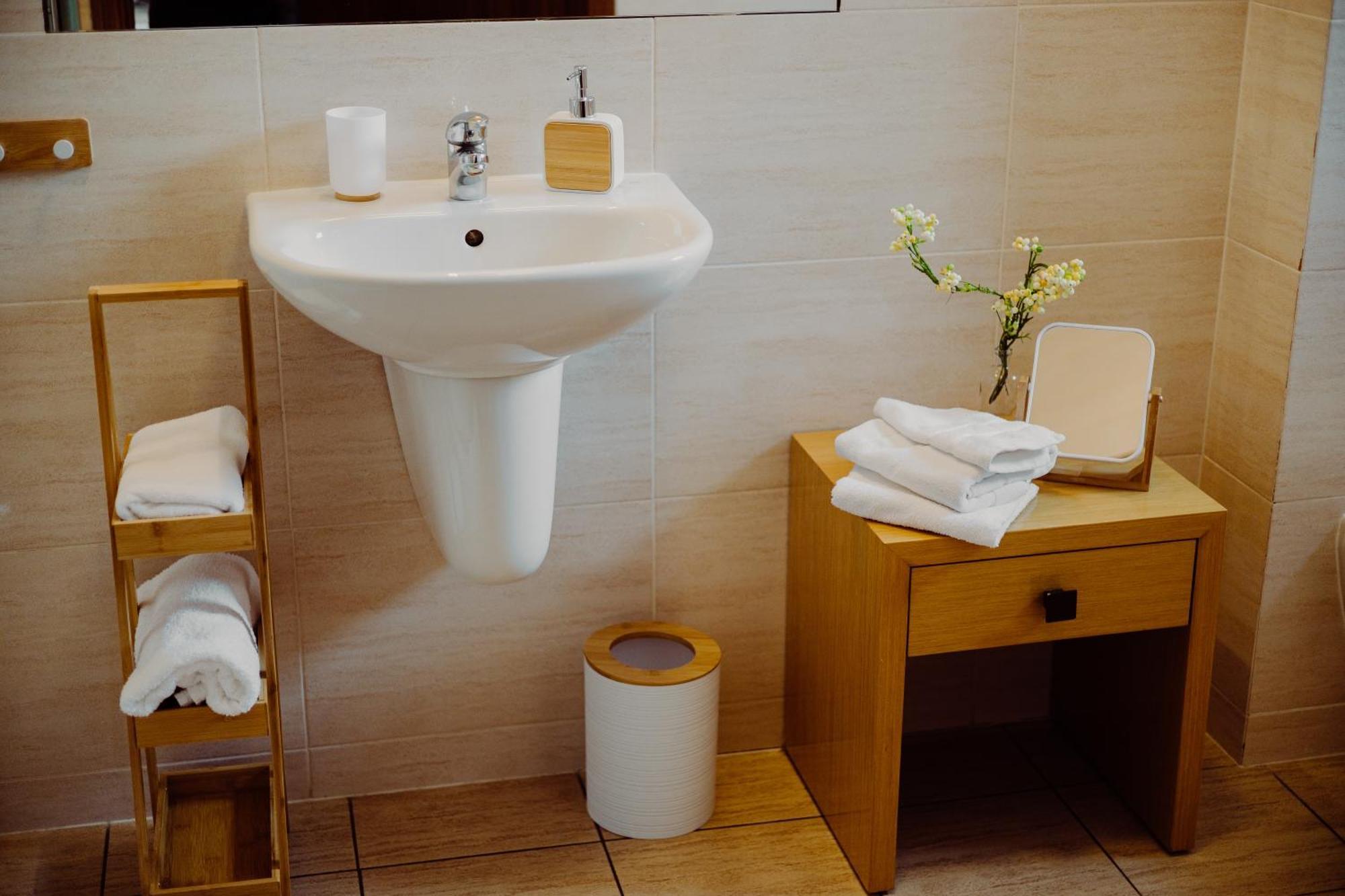 Hotel Bonsai นิเอมจา ภายนอก รูปภาพ