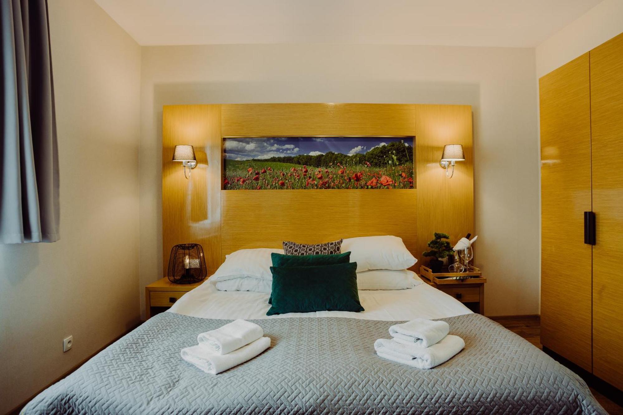 Hotel Bonsai นิเอมจา ภายนอก รูปภาพ