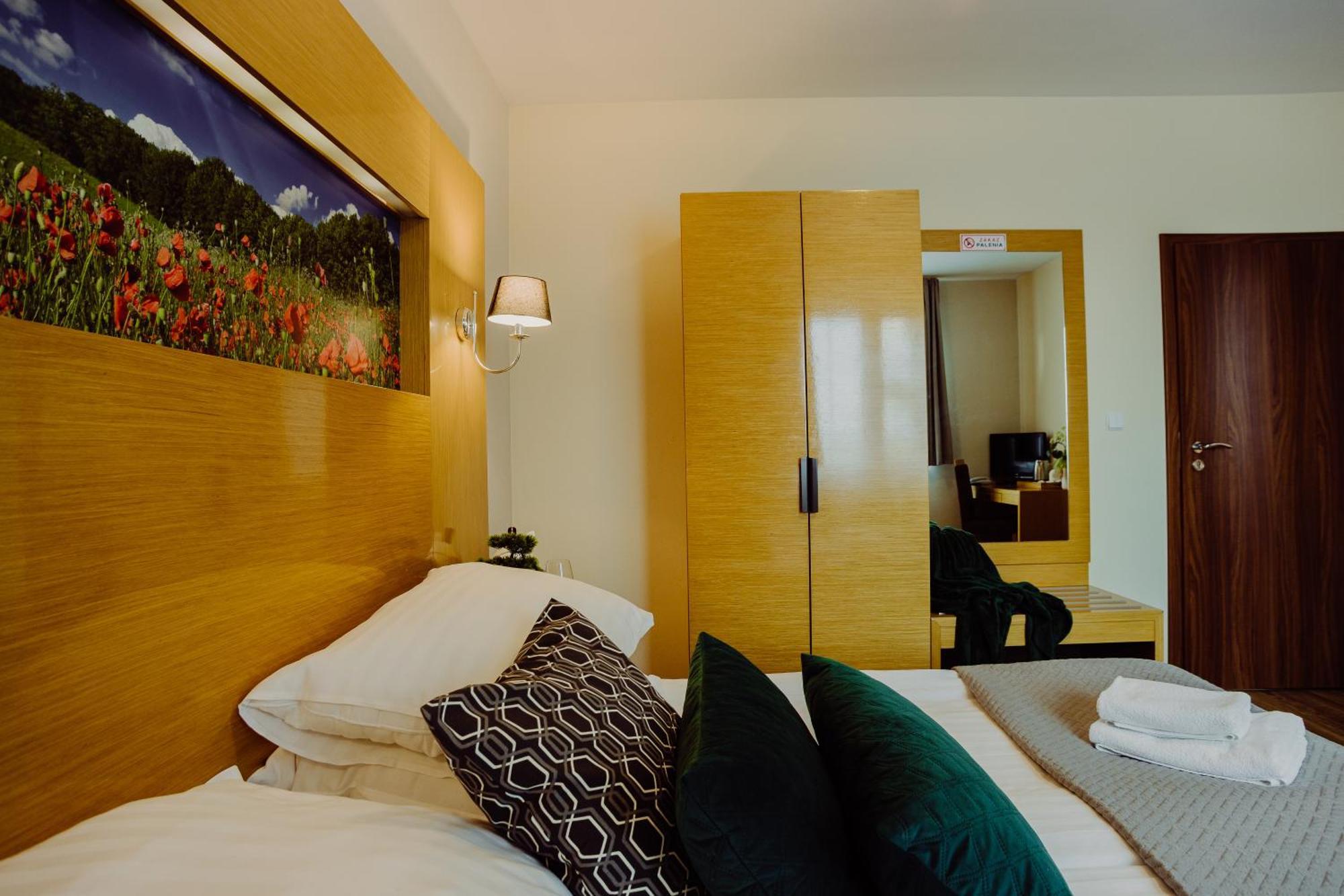 Hotel Bonsai นิเอมจา ภายนอก รูปภาพ