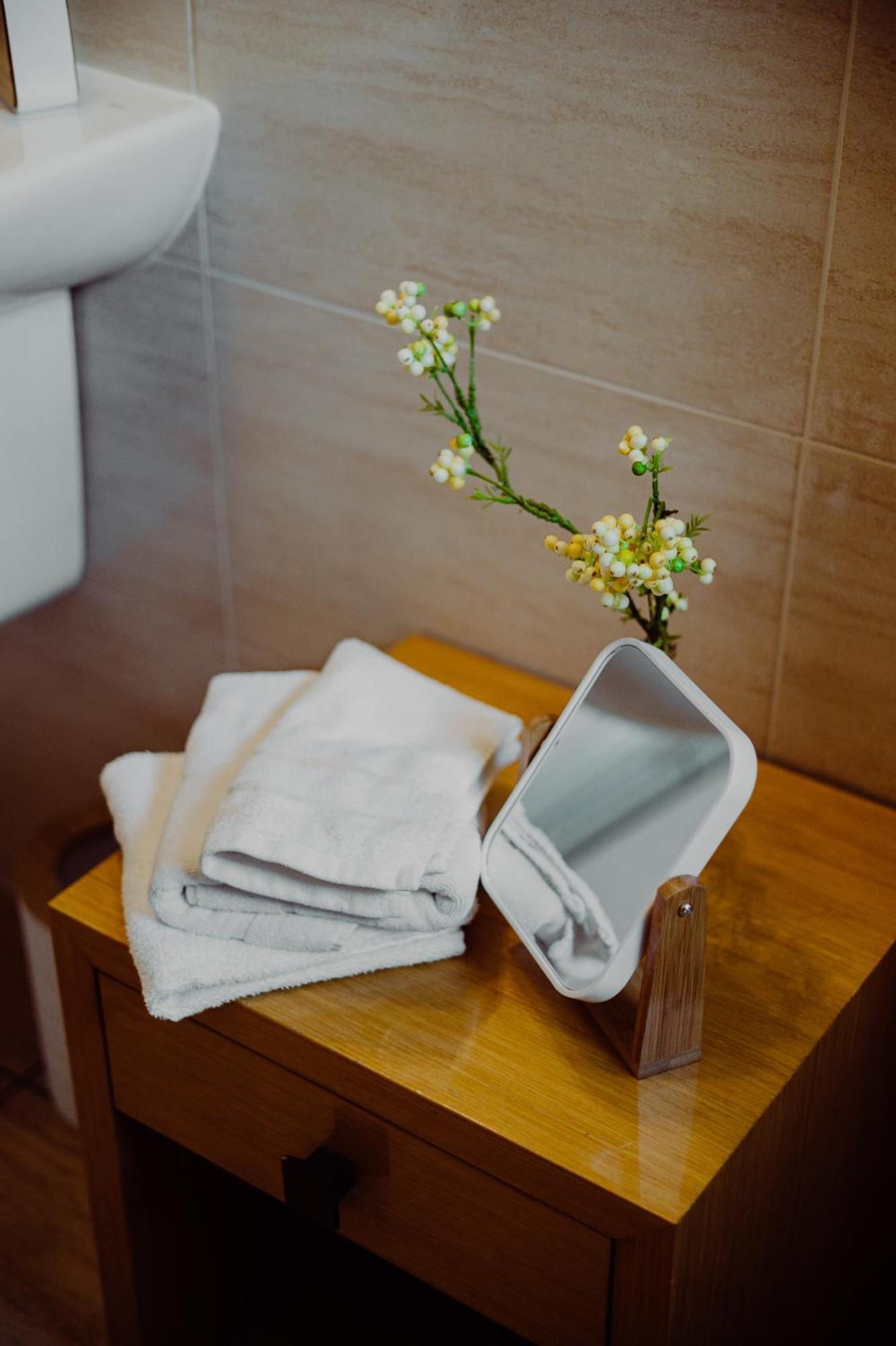 Hotel Bonsai นิเอมจา ภายนอก รูปภาพ