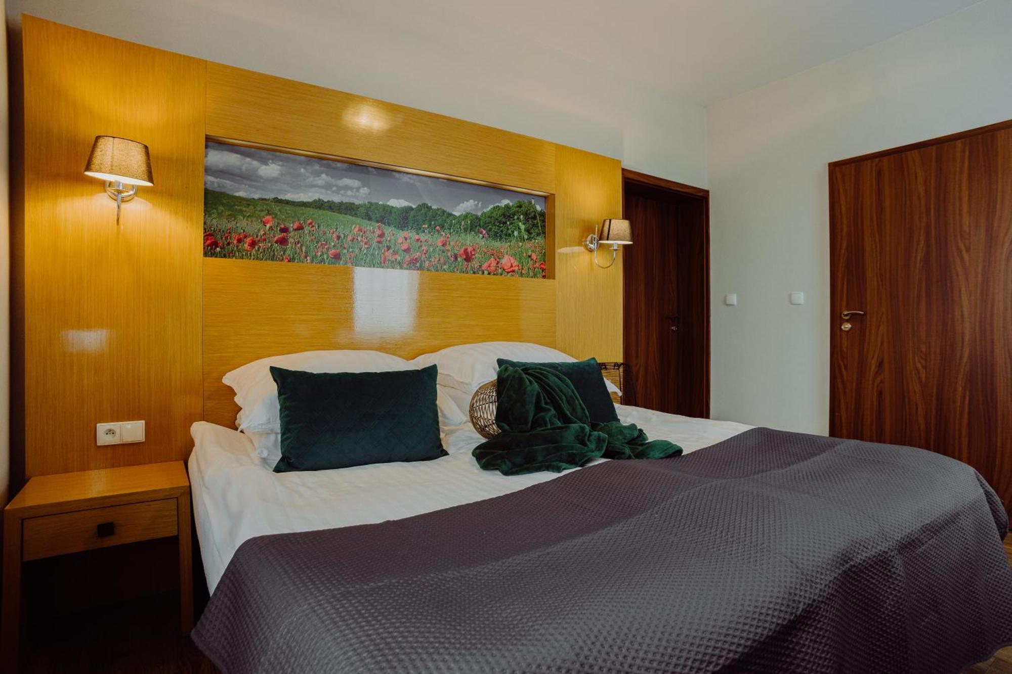 Hotel Bonsai นิเอมจา ภายนอก รูปภาพ